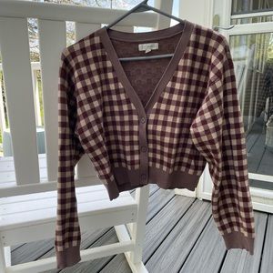 Long sleeved cropped cardigan